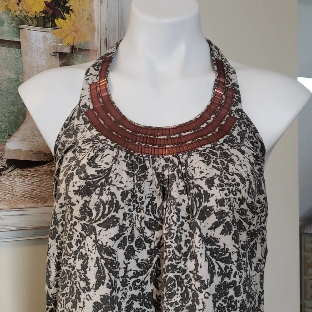 Elle Tank - Picture 2 of 5